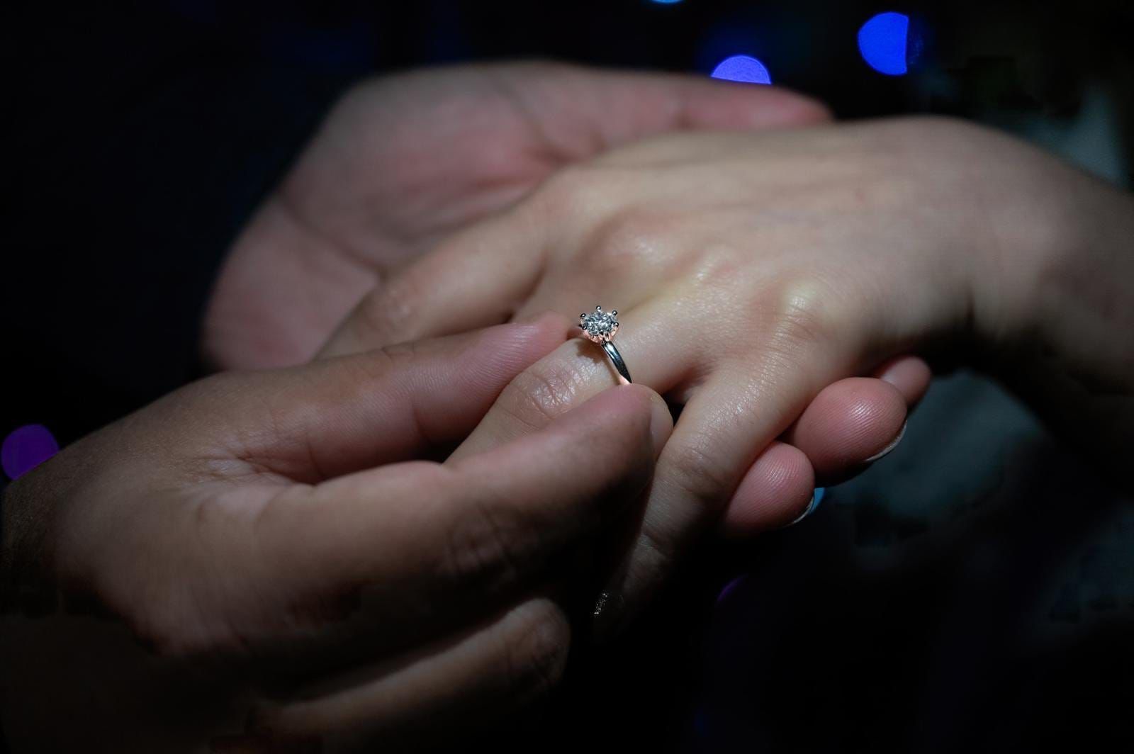 Gülümsəyən müştəri